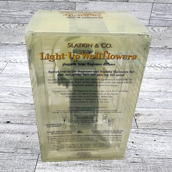 Brand New Slatkin & Co. Halloween Bats Light-Up Wallflowers Fragrance Diffuser - Picture 4 of 7